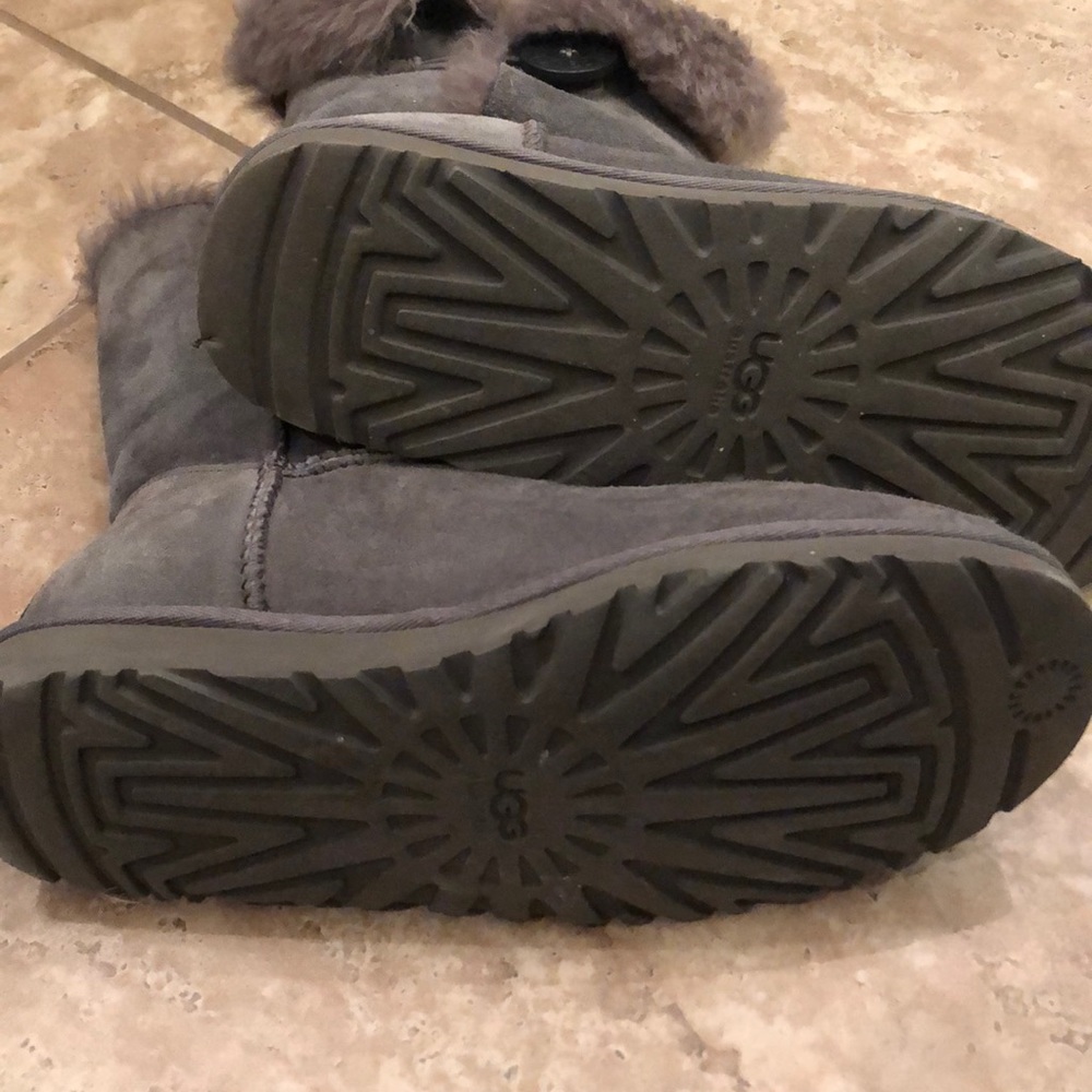 Authentic ugg boots - Picture 5 of 6